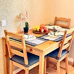Апартаменти Panoramic View Cozy Near Center Бухарест