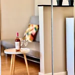 Panoramic View Cozy Near Center Апартаменти Бухарест
