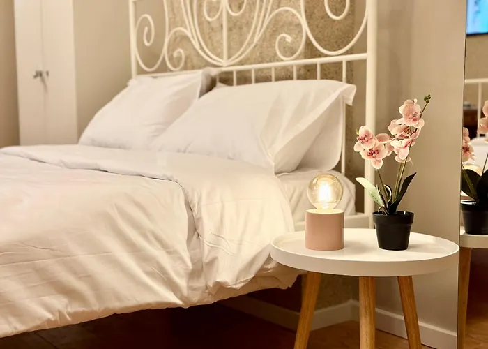 Panoramic View Cozy Near Center