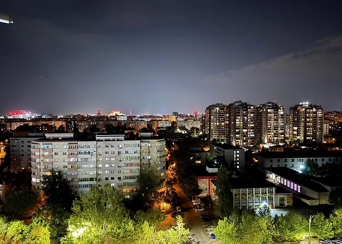 Panoramic View Cozy Near Center Apartment *